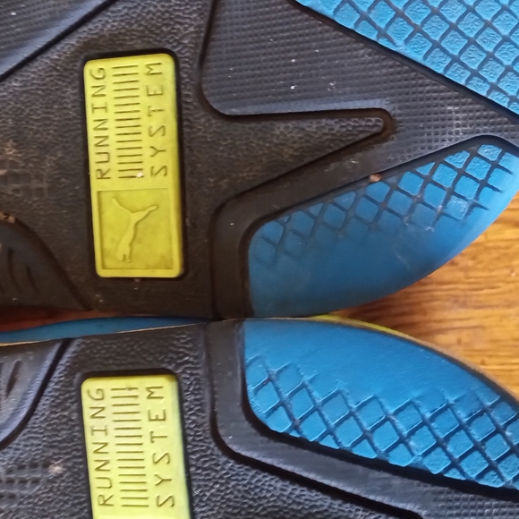 Puma Black and Gray Sneakers with Breathable Mesh - Picture 7 of 7